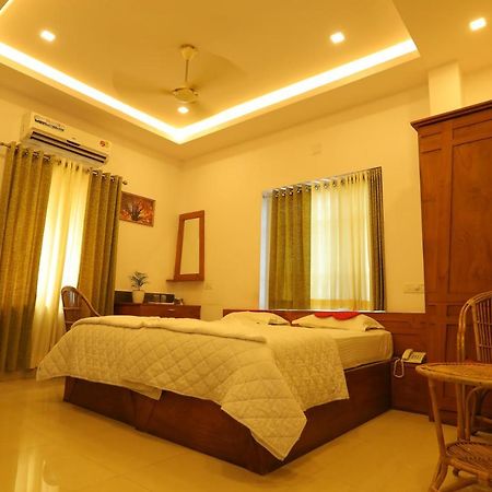 Sapphire Inn Недумбассері Екстер'єр фото