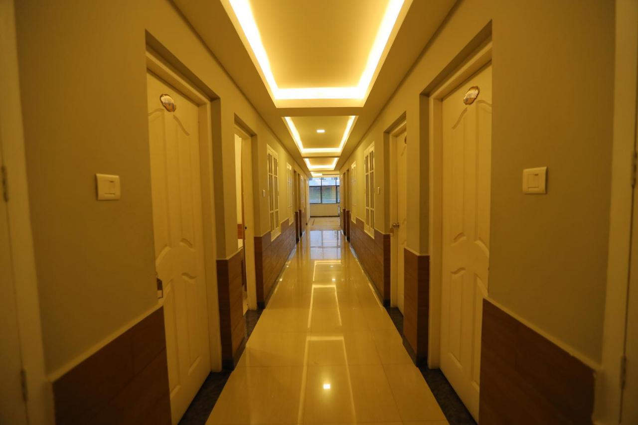 Sapphire Inn Недумбассері Екстер'єр фото