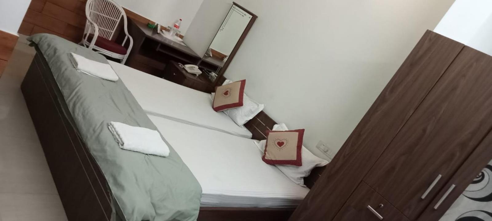 Sapphire Inn Недумбассері Екстер'єр фото