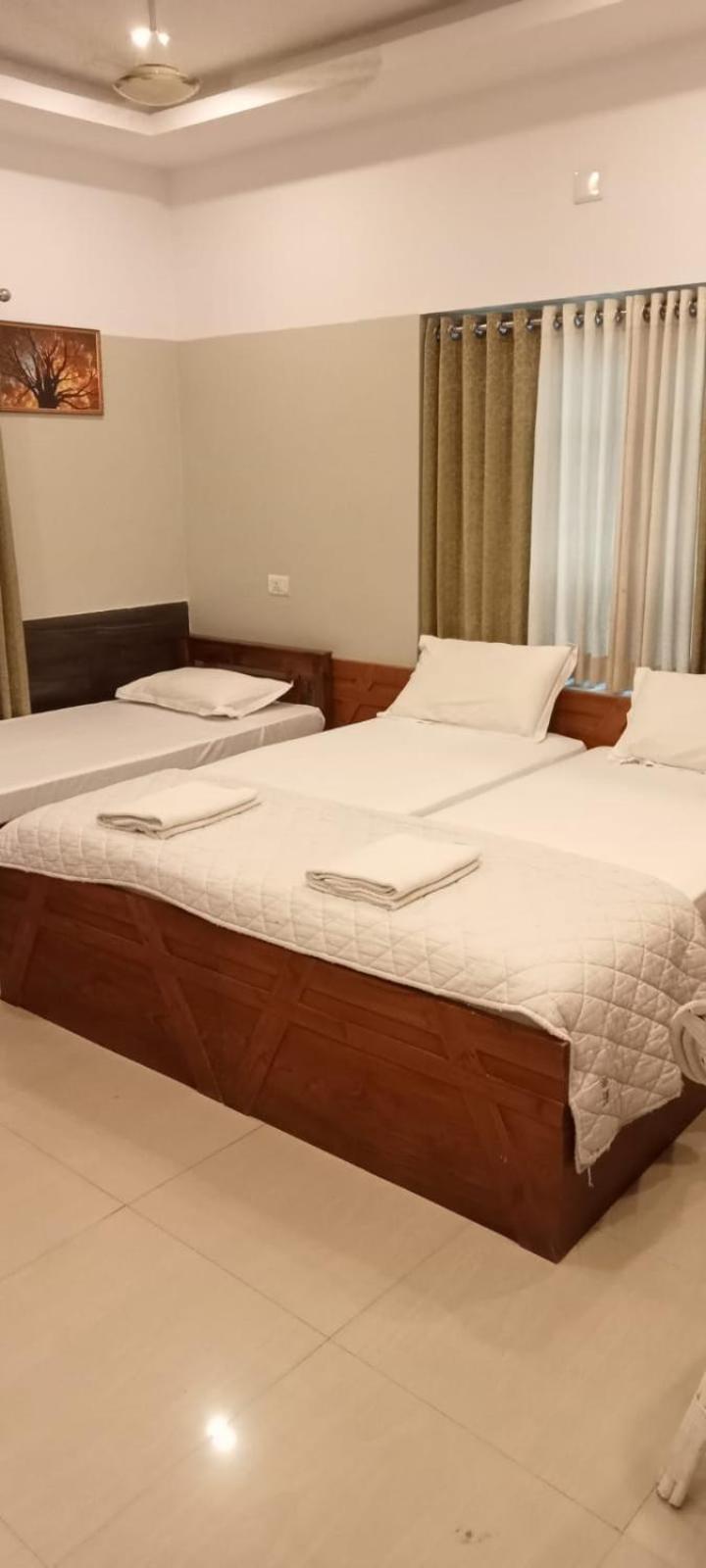 Sapphire Inn Недумбассері Екстер'єр фото